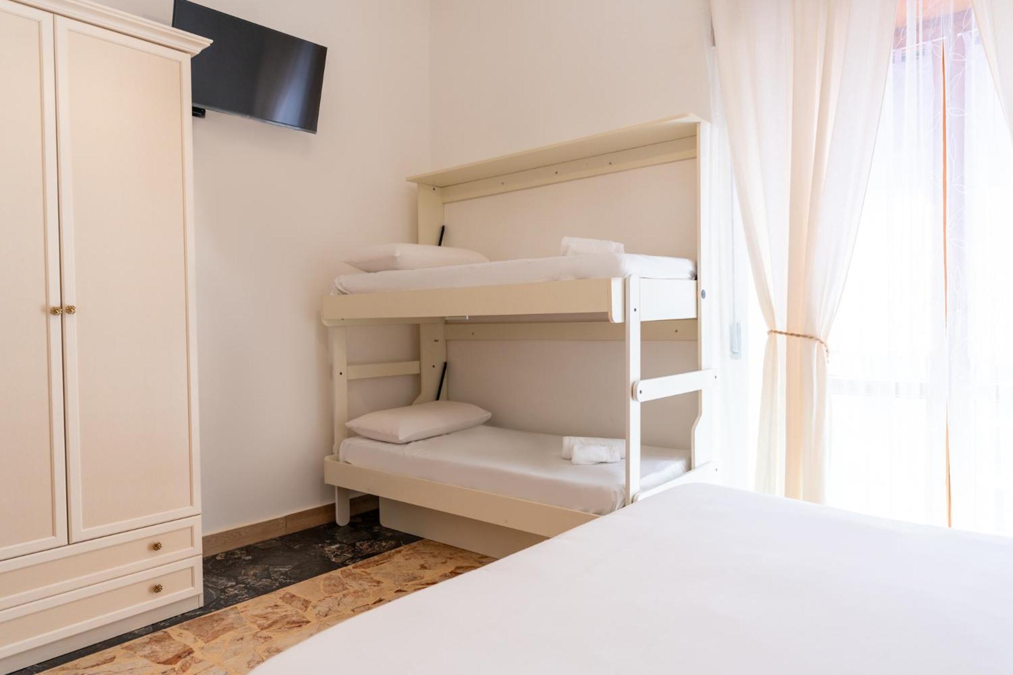 Tombolata Hotell Napoli Eksteriør bilde